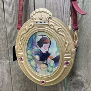 Disney Snow White Magic Mirror Crossbody Purse - 3-Way Lenticular Effect